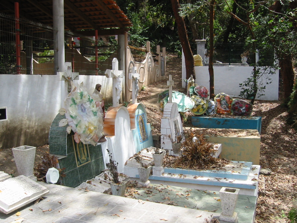 Sayulita-pathway to cemetary